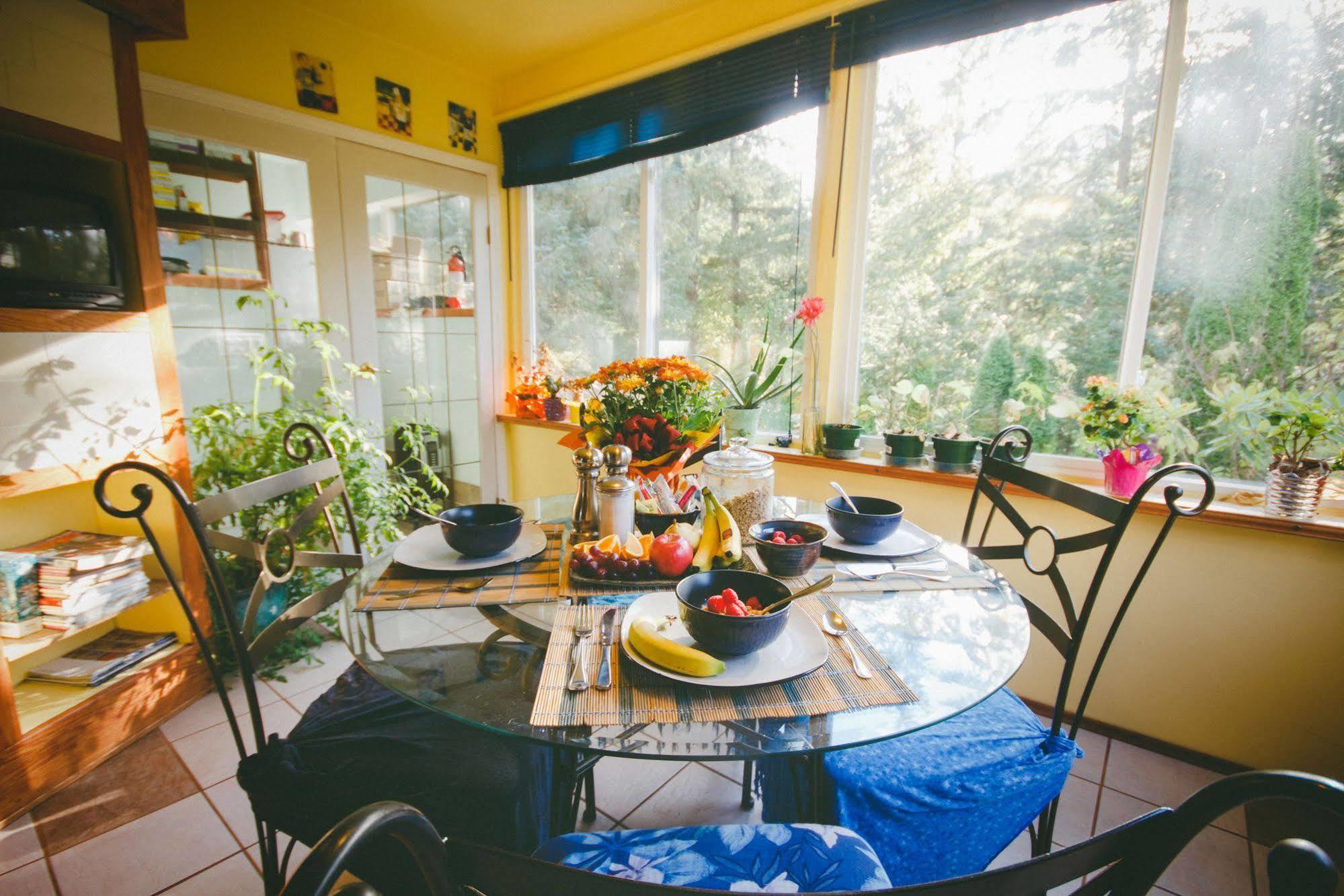 Tall Trees Bed & Breakfast Prince Rupert Bagian luar foto